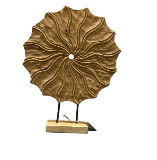 Slice carving on stand  m