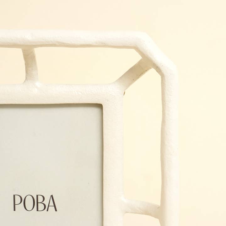 5x7 Wire Photo Frame – Contemporary Aluminium Frame for Desk, Shelf, or Table Décor