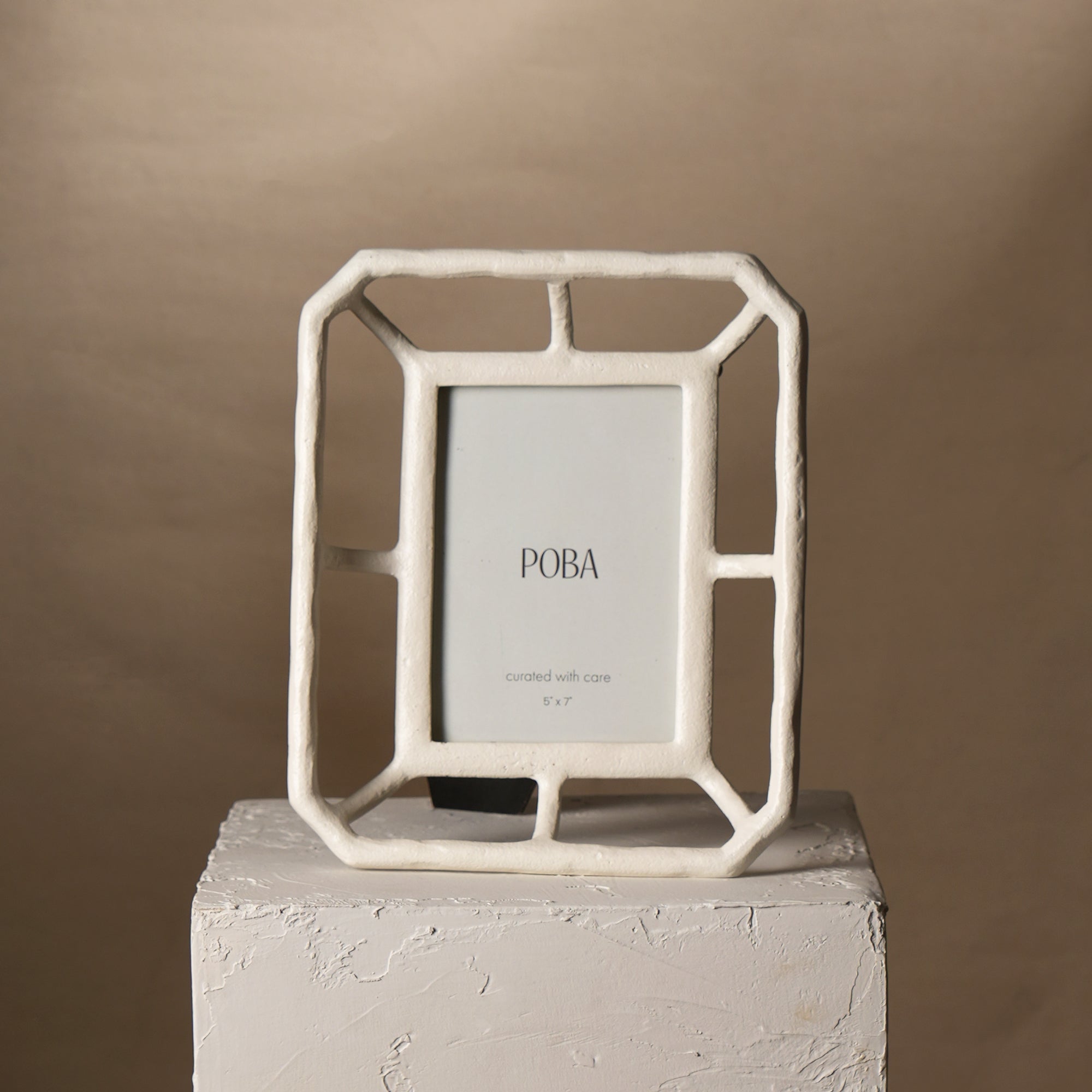 5x7 Wire Photo Frame – Contemporary Aluminium Frame for Desk, Shelf, or Table Décor