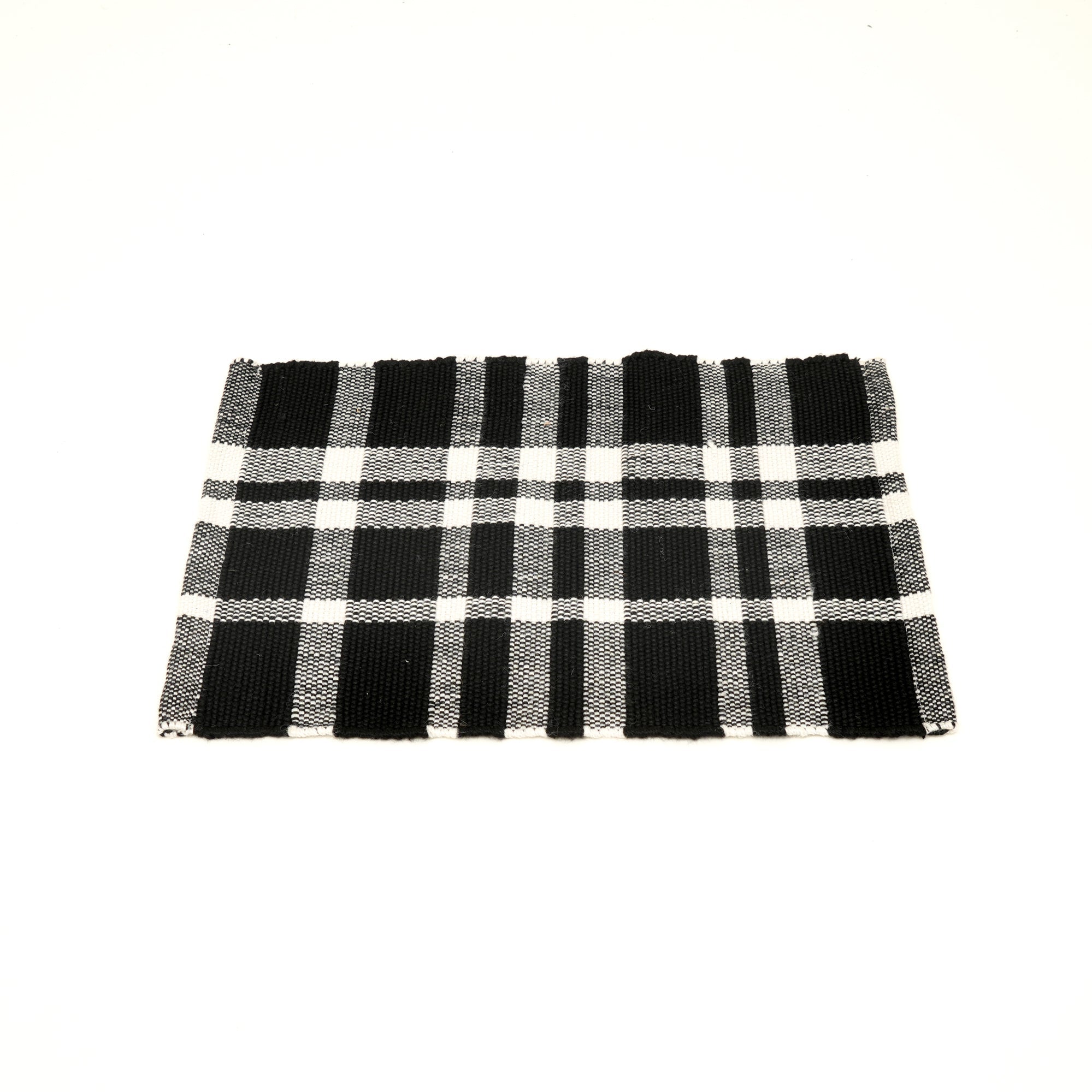 Charcoal Checker Placemat – Durable Polyester Table Mat for Dining and Kitchen