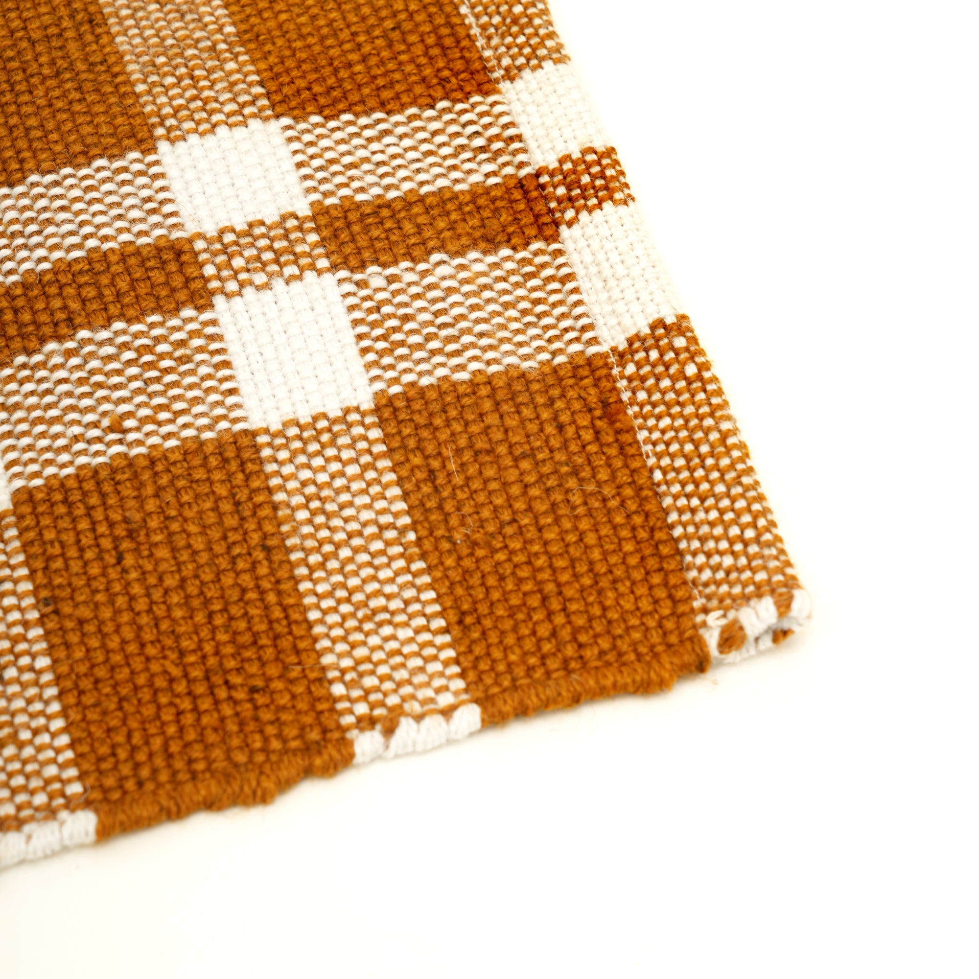 Gold Checker Placemat – Durable Polyester Table Mat for Elegant Dining