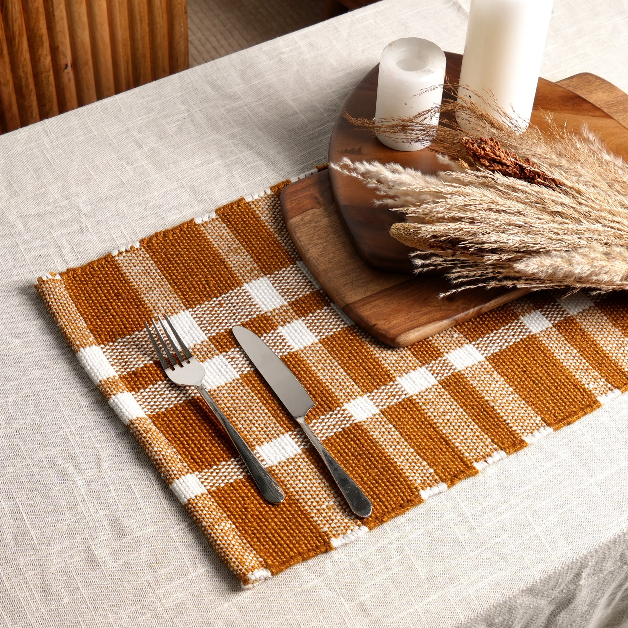 Gold Checker Placemat – Durable Polyester Table Mat for Elegant Dining