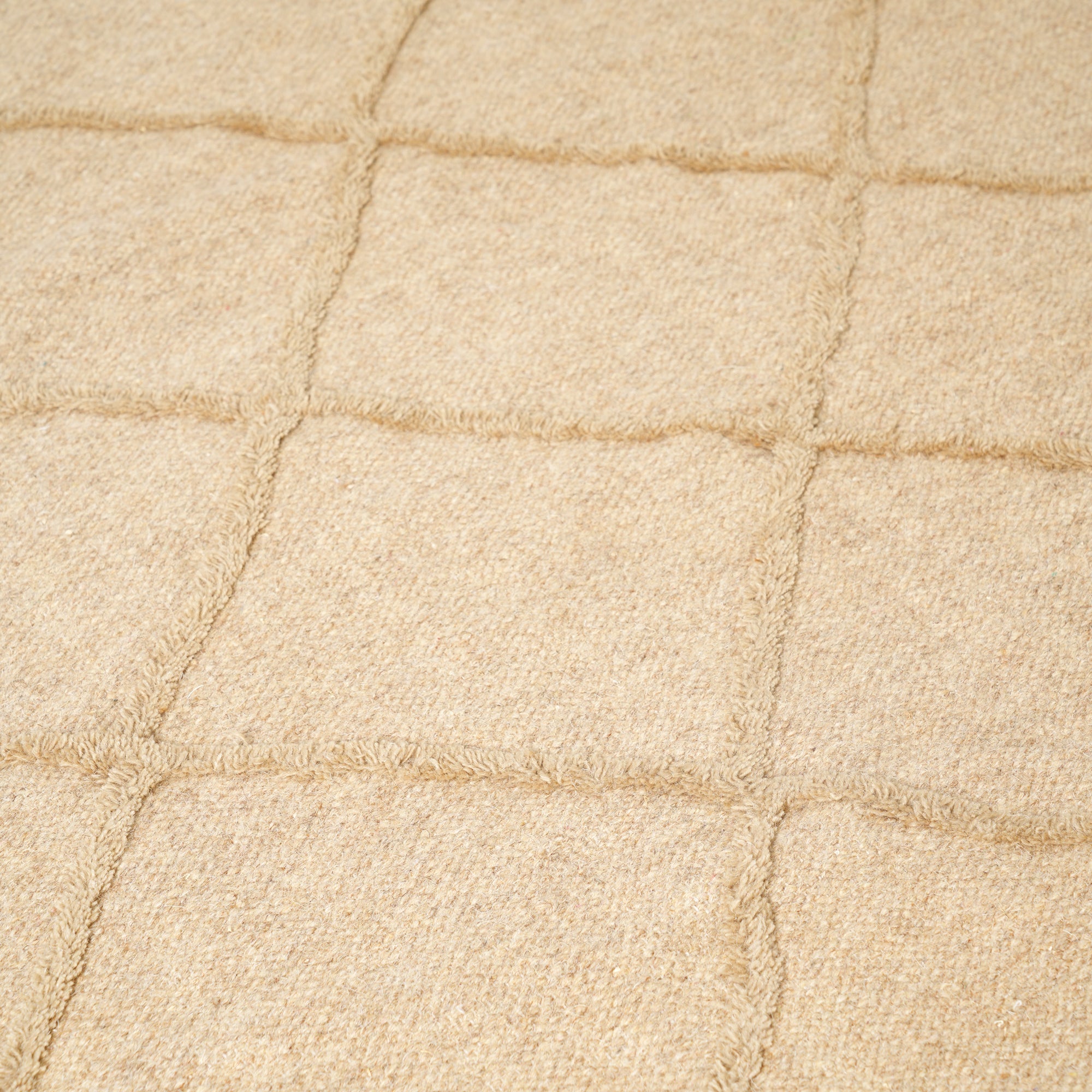 Hand Woven Crisscross Rug – Wool & Cotton | Natural Beige