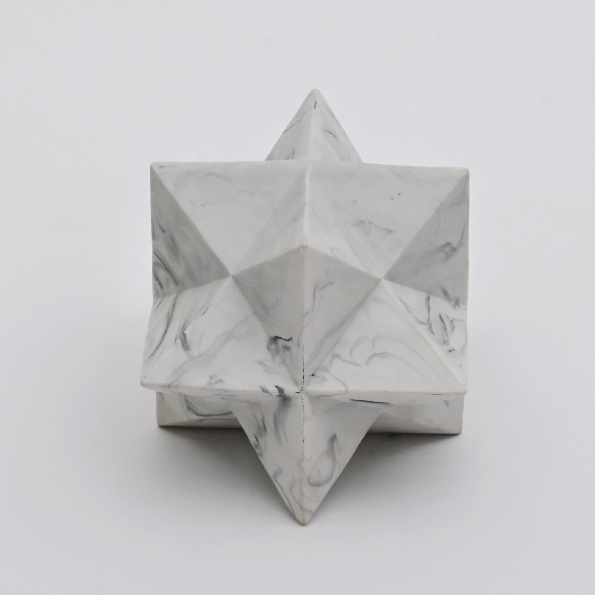 Modern Polyhedral Star Décor in White Glossy Polyresin