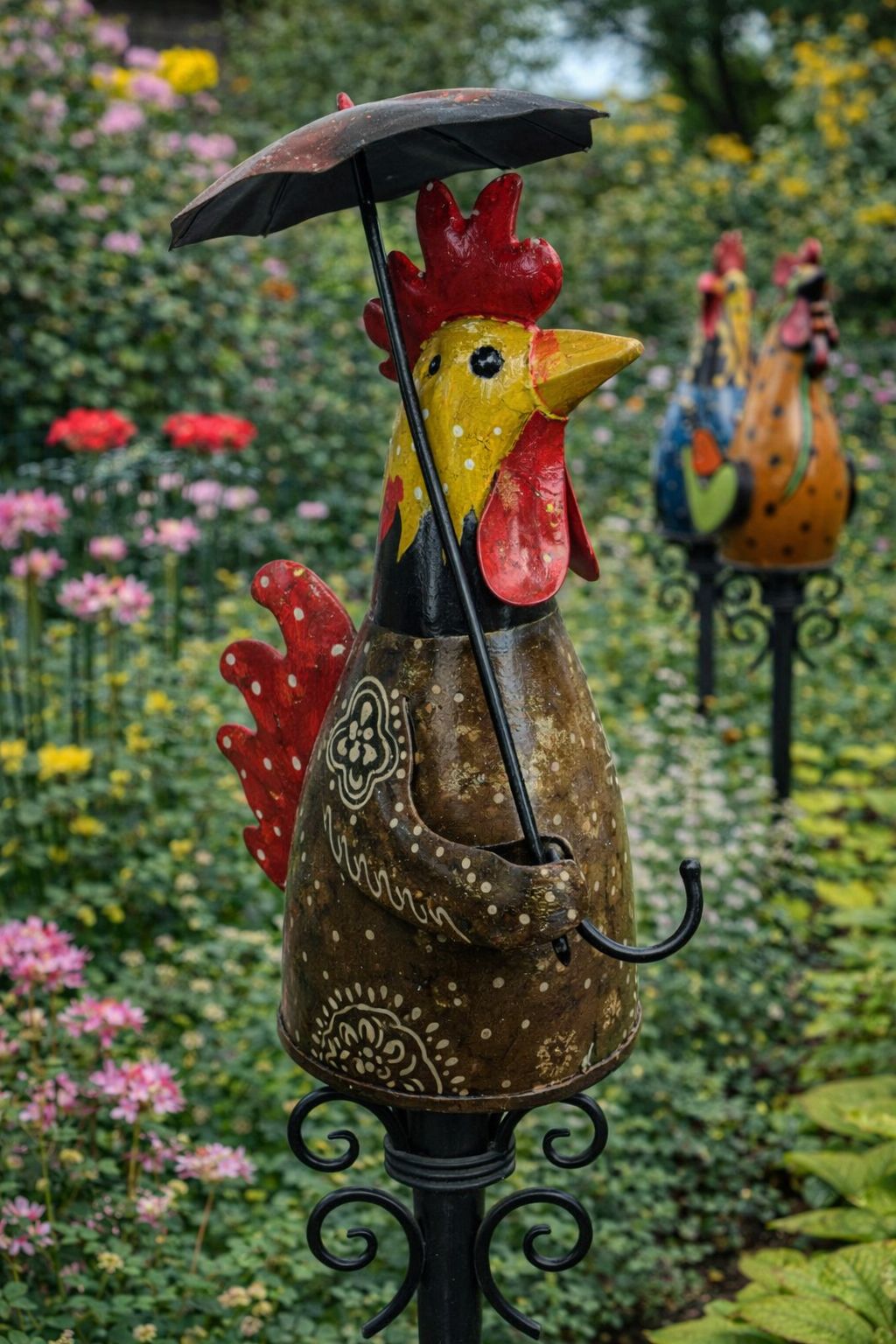 ARTICLE MADE OF IRON CHICKEN