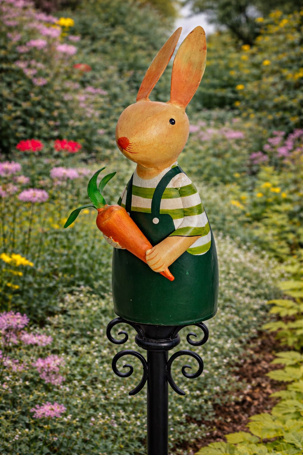ARTICLE MADE OF IRON RABBIT