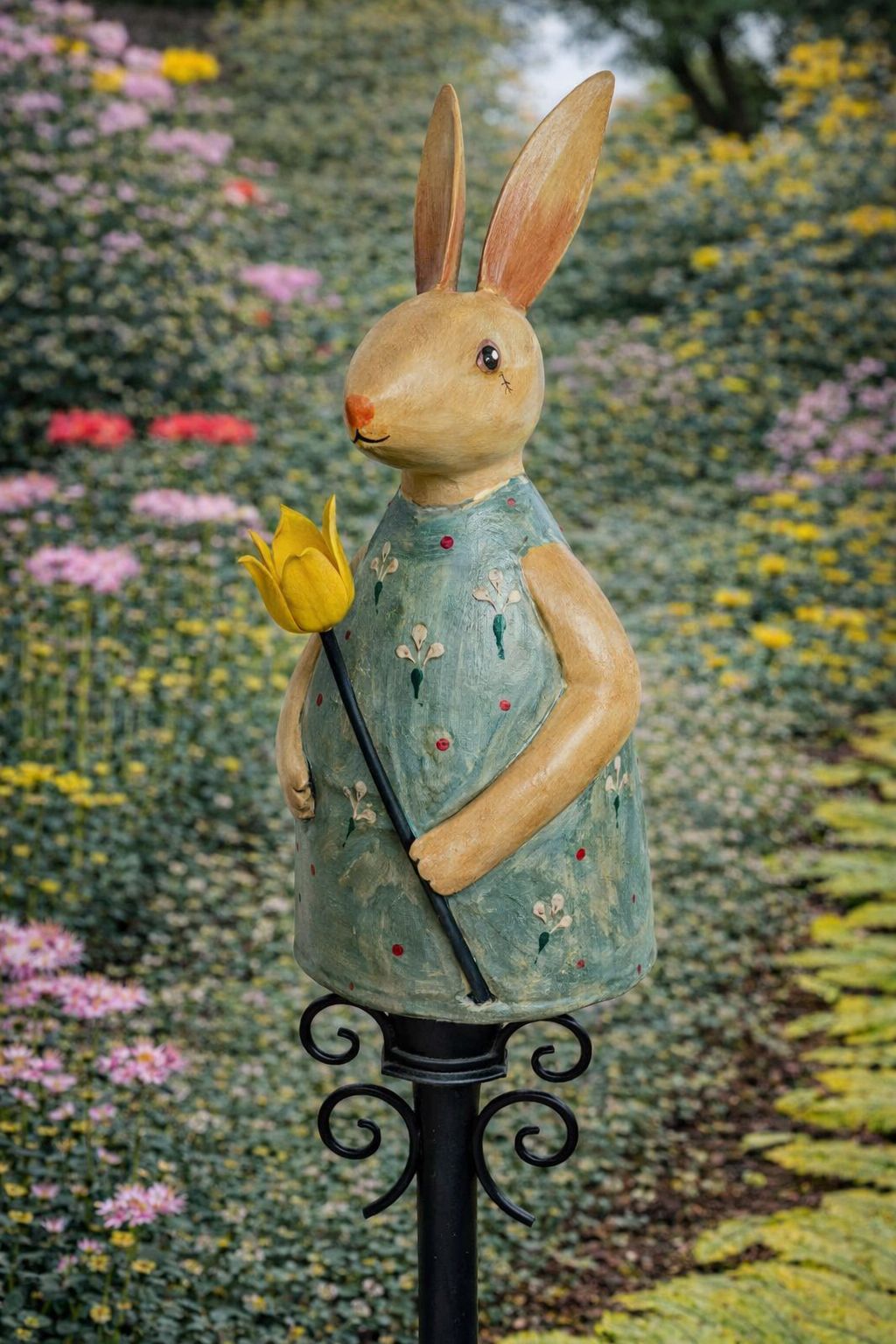 ARTICLE MADE OF IRON RABBIT