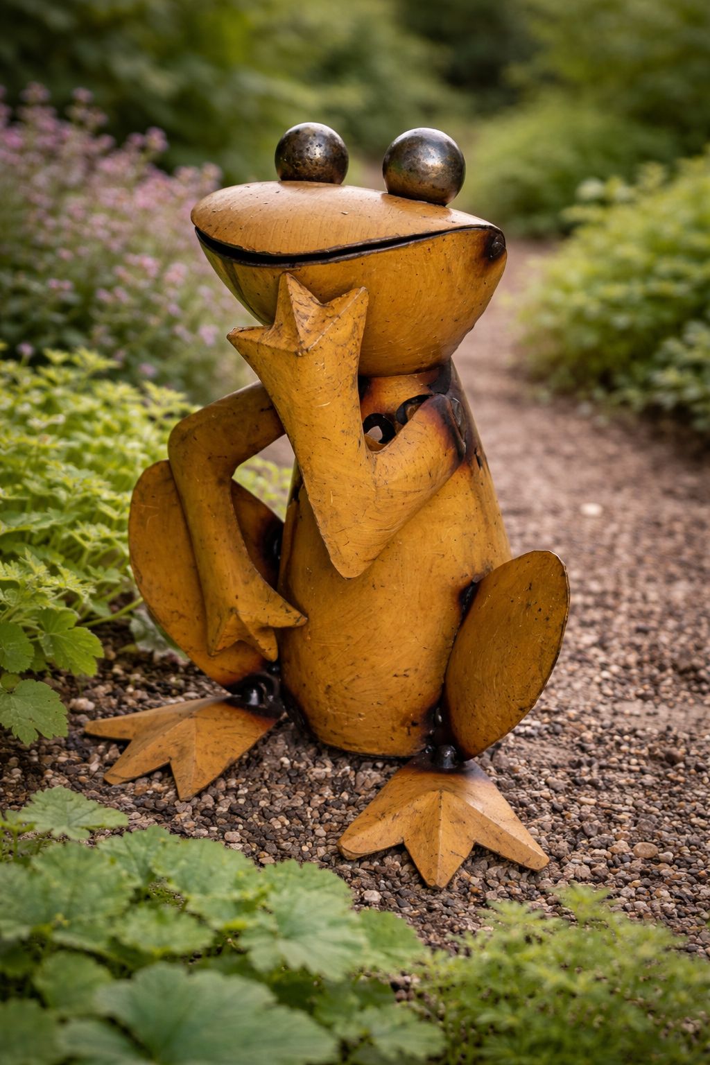 ARTICLE MADE OF IRON FROG