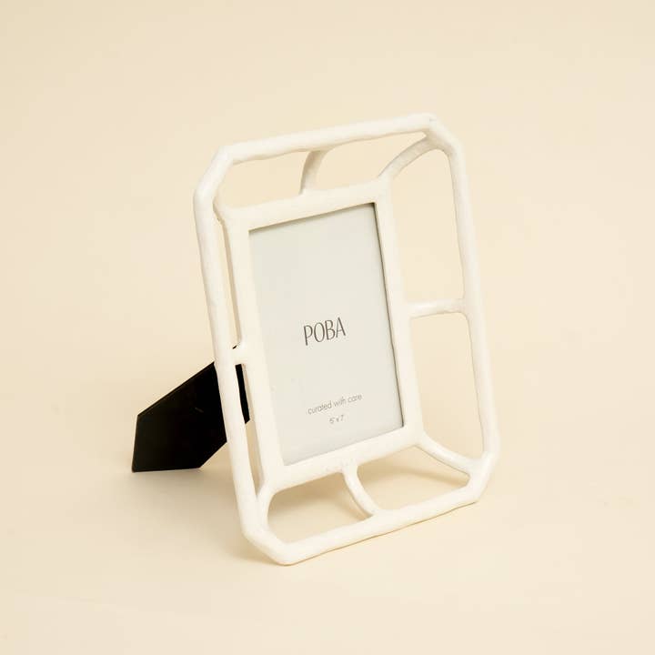 Modern Mesh 5x7 Photo Frame – Stylish Desk & Shelf Décor
